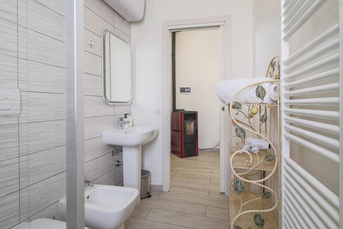 Vila Jacuzzi & Relax - Casa Indipendente 20Min Da Milano Zelo Buon Persico Exteriér fotografie